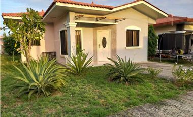 ALQUILO CASA SEMIAMOBLADA EN PASEO LOS GUAYACANES - CHITRE