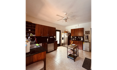 VENTA-ALQUILER CASA ANTIGUA