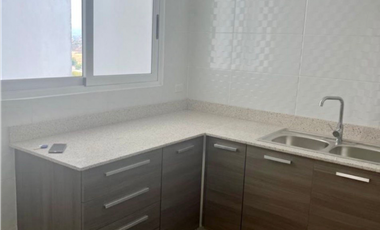 Apartamento en venta PH Kings Park- Condado del Rey (JS)