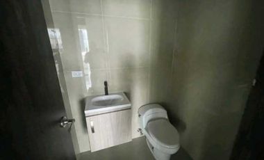 OFICINA EN CALLE 50 PH  F&F TOWER 2B 400M2 