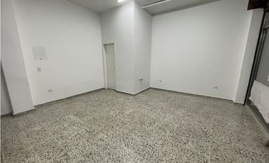 SE ARRIENDA OFICINA EN ENVIGADO ZONA CENTRO