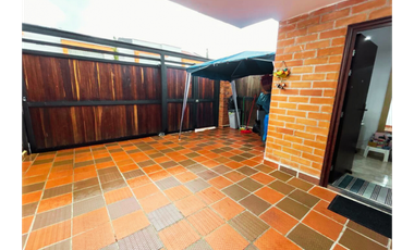 HERMOSA CASA EN UNIDAD ABIERTA – ESTRATO 4 ✨