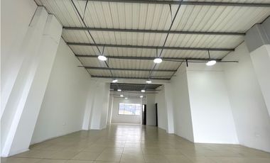 Amplio local de 72m2 en lamos sobre la calle 72!!