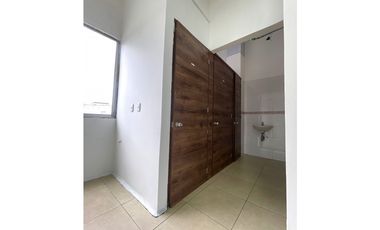 Amplio local de 72m2 en lamos sobre la calle 72!!