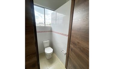 Amplio local de 72m2 en lamos sobre la calle 72!!