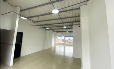 Amplio local de 72m2 en lamos sobre la calle 72!!