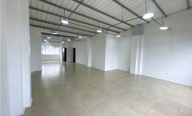 Amplio local de 72m2 en lamos sobre la calle 72!!