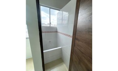 Amplio local de 72m2 en lamos sobre la calle 72!!