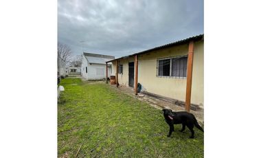 VENTA DE CASA CON LOCAL SOBRE LOTE DE 341m2 EN MIRAMAR