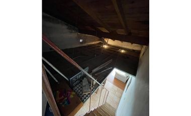 VENTA DE CASA CON LOCAL SOBRE LOTE DE 341m2 EN MIRAMAR