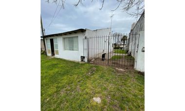 VENTA DE CASA CON LOCAL SOBRE LOTE DE 341m2 EN MIRAMAR