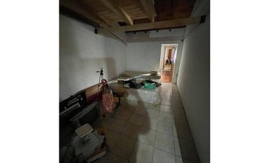 VENTA DE CASA CON LOCAL SOBRE LOTE DE 341m2 EN MIRAMAR