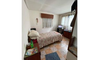 VENTA DE CASA CON LOCAL SOBRE LOTE DE 341m2 EN MIRAMAR