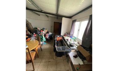 VENTA DE CASA CON LOCAL SOBRE LOTE DE 341m2 EN MIRAMAR