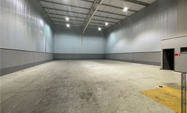 ARRIENDA BODEGA CON SALA DE VENTAS EN LOS ÁNGELES