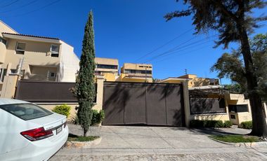 Casa en condominio en  Loma Blanca