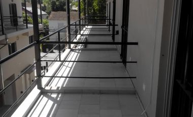 DEPTO 2 AMB.TIPO LOFT CON COCHERA , COMPLEJO CON PISICINA 2 PISO POR ESCALERA.SIN EXPENSAS NI ABL