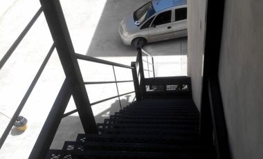 DEPTO 2 AMB.TIPO LOFT CON COCHERA , COMPLEJO CON PISICINA 2 PISO POR ESCALERA.SIN EXPENSAS NI ABL