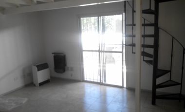 DEPTO 2 AMB.TIPO LOFT CON COCHERA , COMPLEJO CON PISICINA 2 PISO POR ESCALERA.SIN EXPENSAS NI ABL