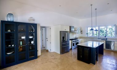 Villa mediterránea a pasos de la playa en venta