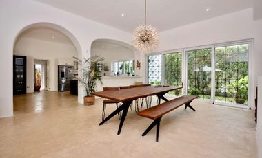 Villa mediterránea a pasos de la playa en venta