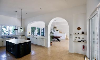 Villa mediterránea a pasos de la playa en venta