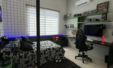CASA EN VENTA EN CANCUN DE 3 HABITACIONES CON ALBERCA Y GIMNASIO