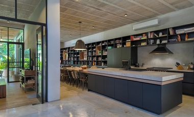 Impresionante Villa cerca del mar en Venta , residencial Selvamar Playa del Carmen