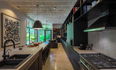 Impresionante Villa cerca del mar en Venta , residencial Selvamar Playa del Carmen