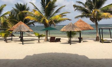 CASA EN VENTA EN LA ORILLA DEL MAR EN MAHAHUAL