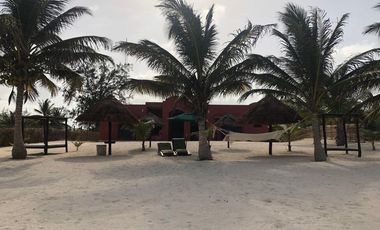 CASA EN VENTA EN LA ORILLA DEL MAR EN MAHAHUAL