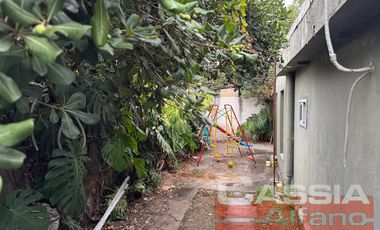 CASA 3 AMBIENTES SOBRE LOTE PROPIO, EN PLANTA BAJA, CON JARDIN Y FONDO