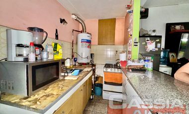 CASA 3 AMBIENTES SOBRE LOTE PROPIO, EN PLANTA BAJA, CON JARDIN Y FONDO