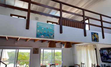 Casa en venta - 4 Dormitorios 3 Baños - Cochera - 350Mts2 - Costa Esmeralda