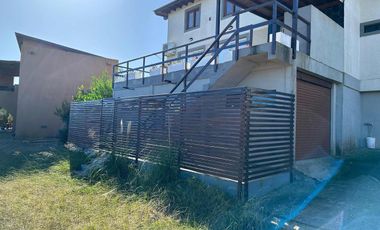 Casa en venta - 4 Dormitorios 3 Baños - Cochera - 350Mts2 - Costa Esmeralda