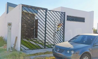 CASA NUEVA DE UNA PLANTA EN VENTA EN VILLAS DE LA CANTERA.