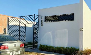 CASA NUEVA DE UNA PLANTA EN VENTA EN VILLAS DE LA CANTERA.