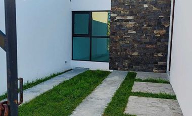 CASA NUEVA DE UNA PLANTA EN VENTA EN VILLAS DE LA CANTERA.