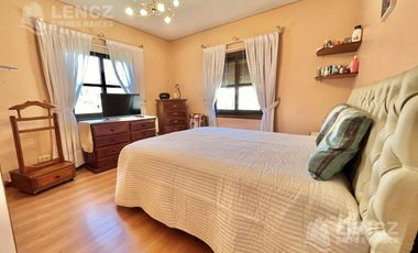 Venta Departaento Semipiso 6 Ambientes con doble cochera, Plaza Conesa, Pileta- Quilmes