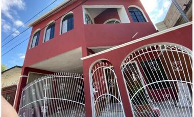 HERMOSA CASA EN CHETUMAL CON ALBERCA!