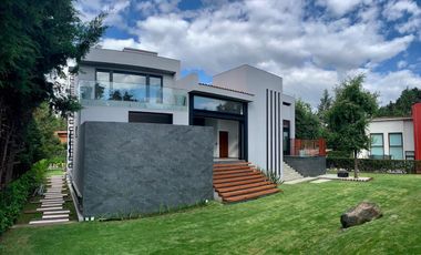 Casa Nueva Minimalista en Club de Golf los Encinos