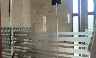 Venta o Renta Residencia en Privada frente al Campo de Golf Yucatán Countty Club