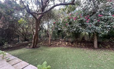 Venta o Renta Residencia en Privada frente al Campo de Golf Yucatán Countty Club