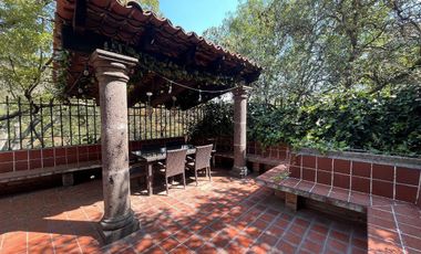 Casa con Jardín para Remodelar en San Jerónimo Lídice