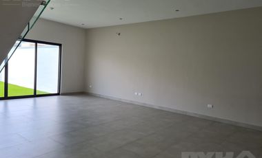 Casa - Fraccionamiento Altares Residencial