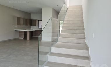 Casa - Fraccionamiento Altares Residencial