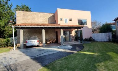 VENTA DE CASA EN VALLE DE ZAMARRERO EN ZINACANTEPEC