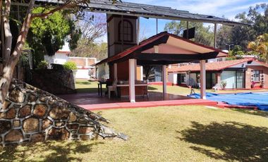 VENTA DE CASA DENTRO DE FRACCIONAMIENTO DE 6 CASAS EN IXTAPAN DE LA SAL