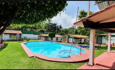 VENTA DE CASA DENTRO DE FRACCIONAMIENTO DE 6 CASAS EN IXTAPAN DE LA SAL