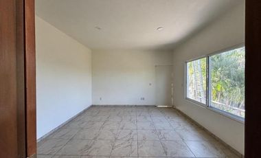 Casa en Fraccionamiento Lomas de Cuernavaca